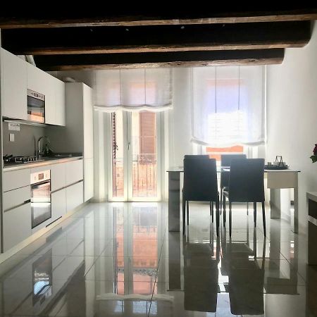 Moderno Affaccio Su Via Mazzini Lägenhet Ferrara Exteriör bild