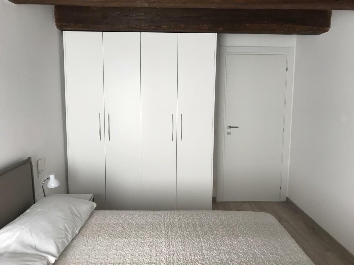 Moderno Affaccio Su Via Mazzini Lägenhet Ferrara Exteriör bild